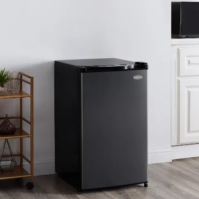 Marathon MAR45BLS-1 4.5 cu.ft. Black Steel Compact All- Fridge