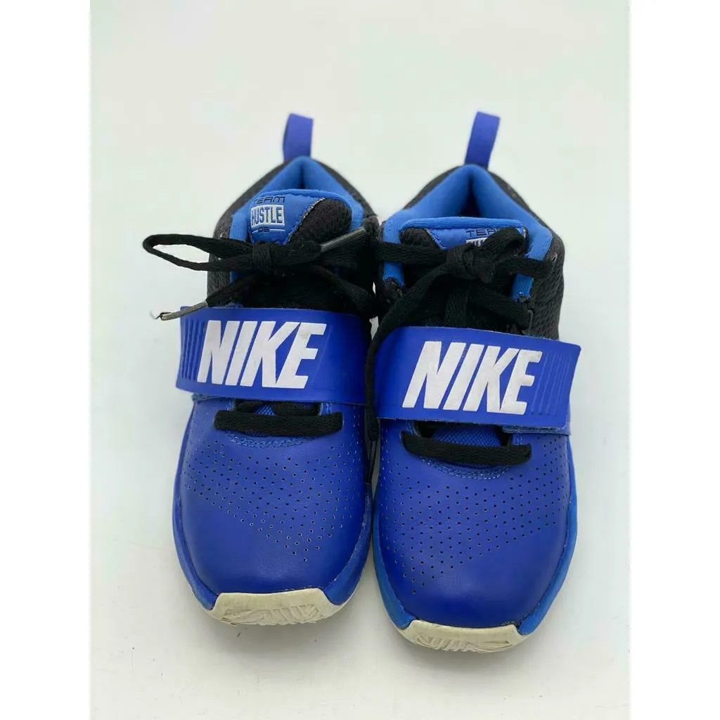 Nike Team Hustle D8 Boys Basketball Shoes Royal Blue White Black Top Strap Sz 1Y