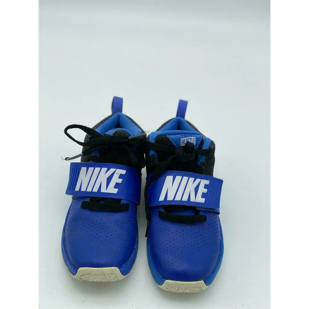 Nike Team Hustle D8 Boys Basketball Shoes Royal Blue White Black Top Strap Sz 1Y