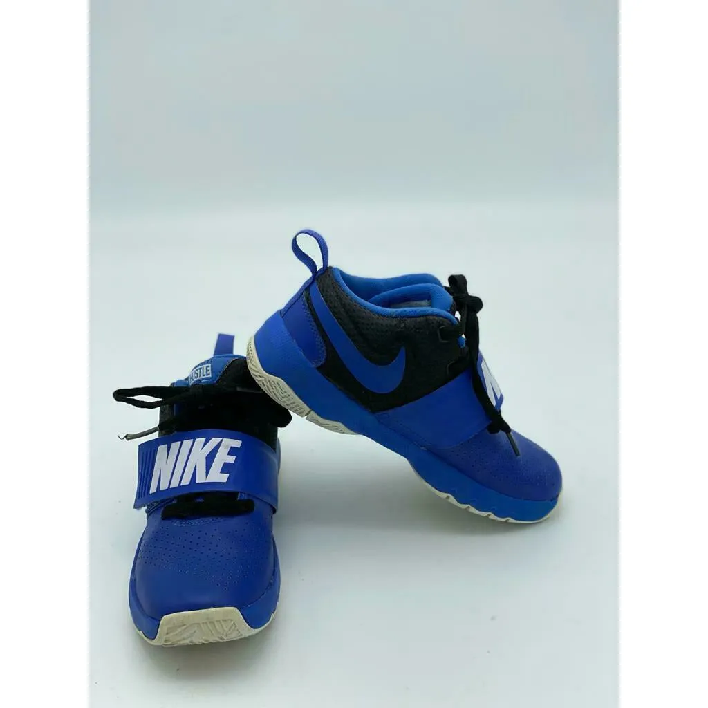 Nike Team Hustle D8 Boys Basketball Shoes Royal Blue White Black Top Strap Sz 1Y